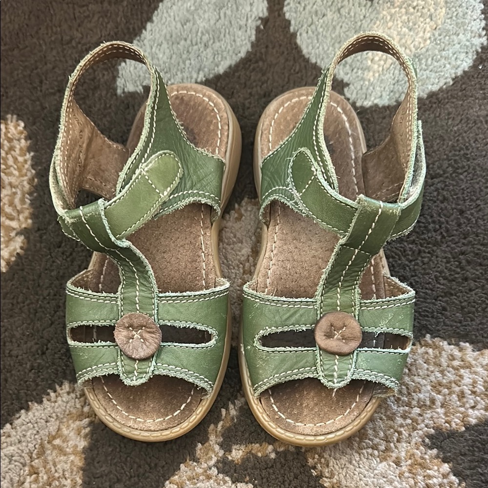 Livie & Luca Green Sandals Comfortable Walking Size 12